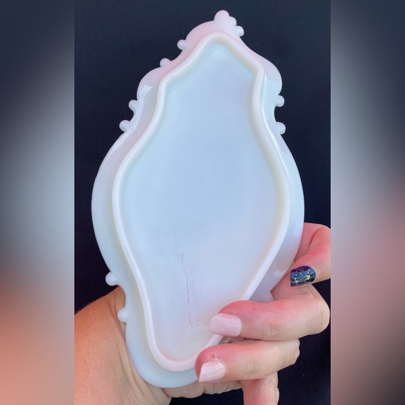 🤍🖤HP🖤🤍 Milk Glass Antique Victorian Dresser Pin Tray with Paisley Scroll Edging - Picture 4 of 10